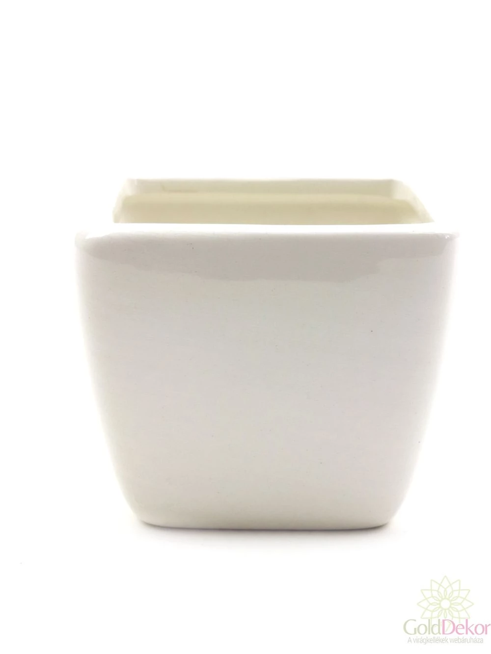 Magasított kocka kaspó