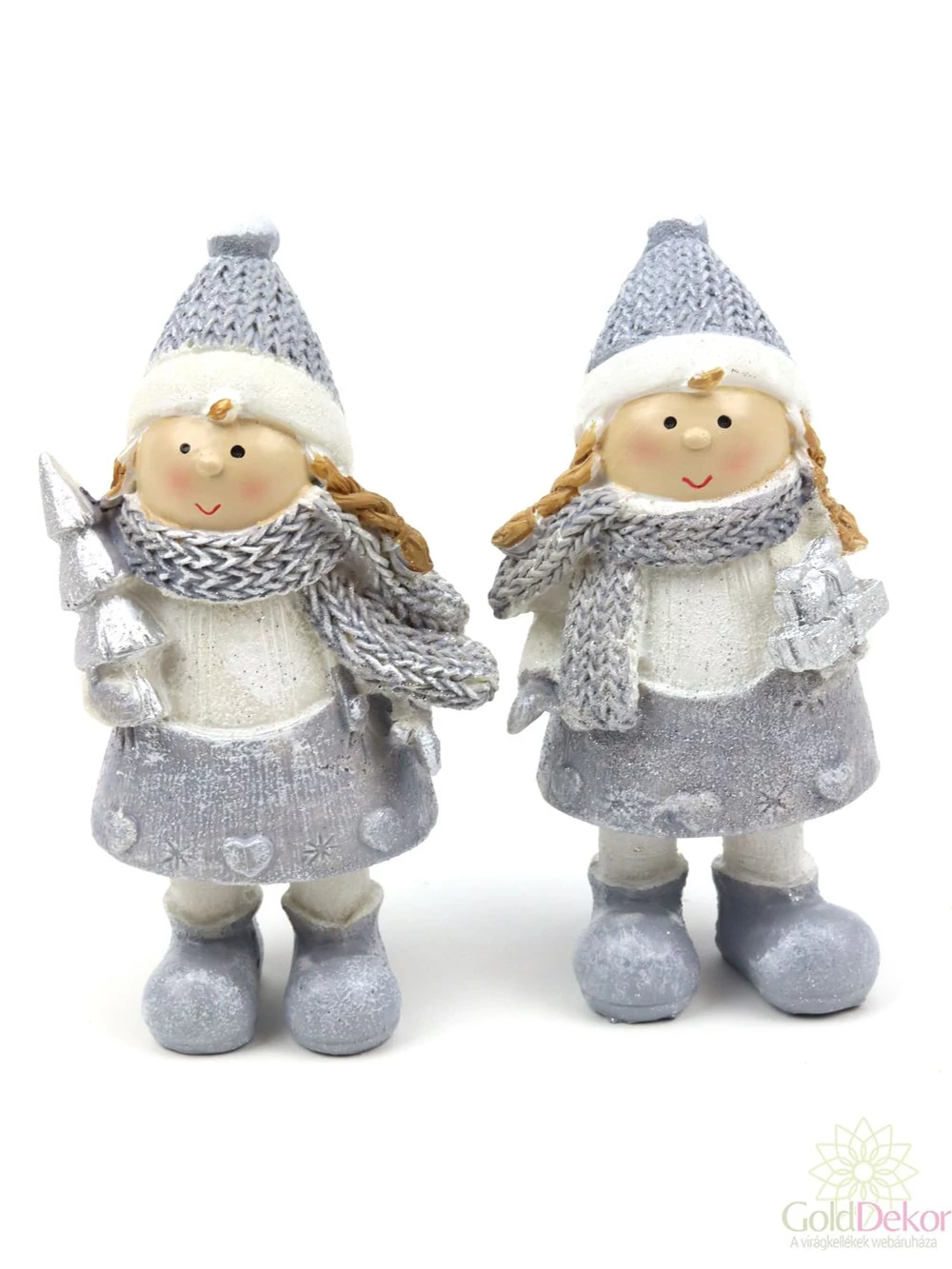 Kötött sálas szürke figura