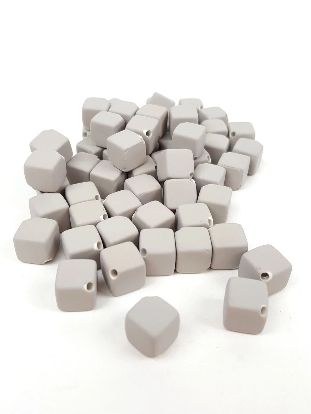 Fűzhetős kocka gyöngy - Szürke